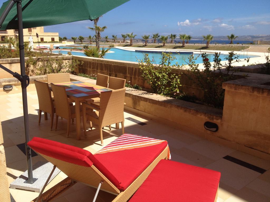Fort Chambray Apartment Għajnsielem Zimmer foto