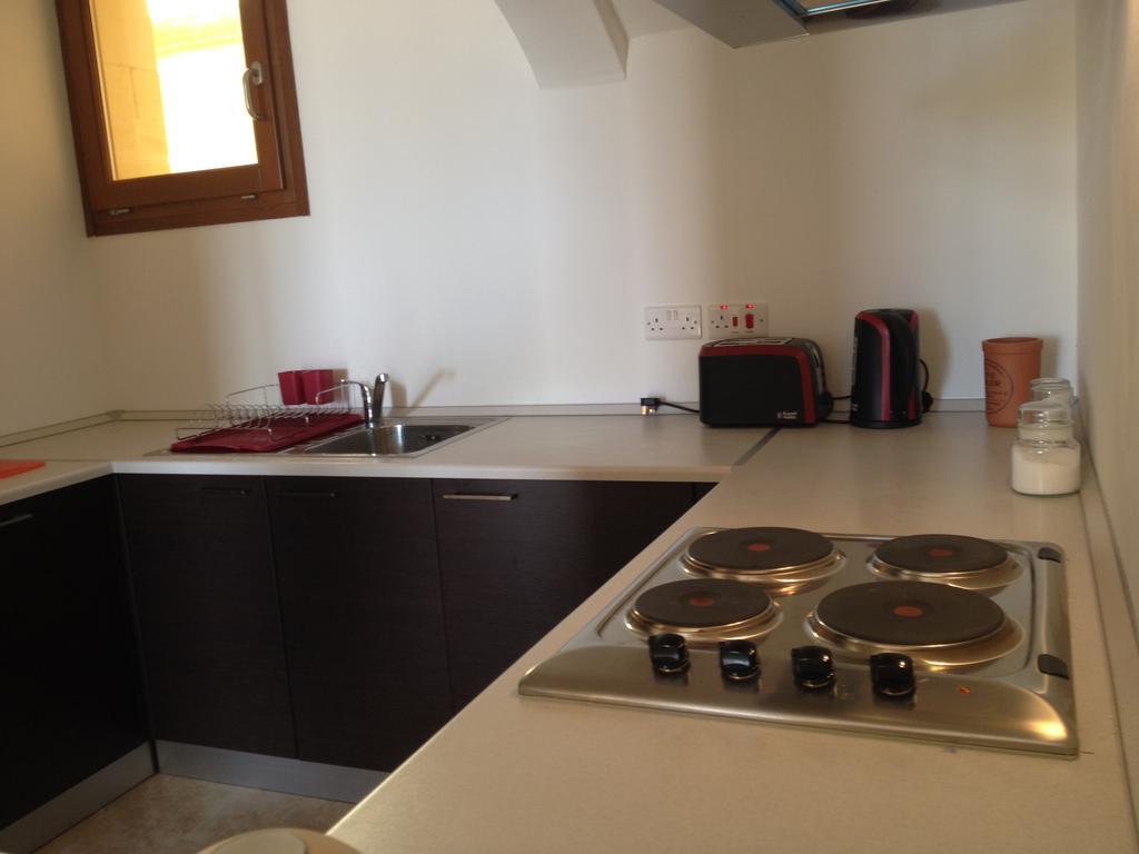 Fort Chambray Apartment Għajnsielem Zimmer foto